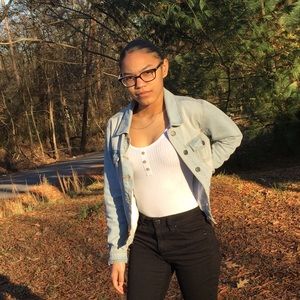 Meet your Posher, Mia